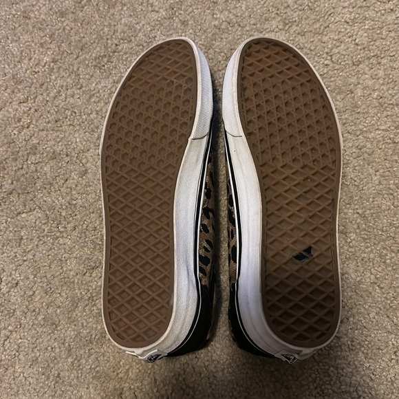 Vans - Picture 5 of 10
